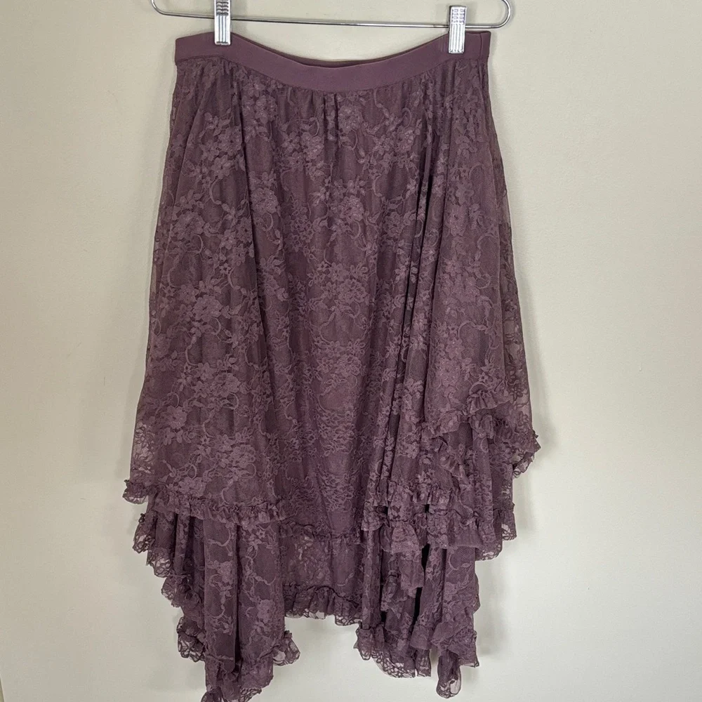 Ultra Pink Asymmetrical Lace Skirt in Mauve - Picture 3 of 5